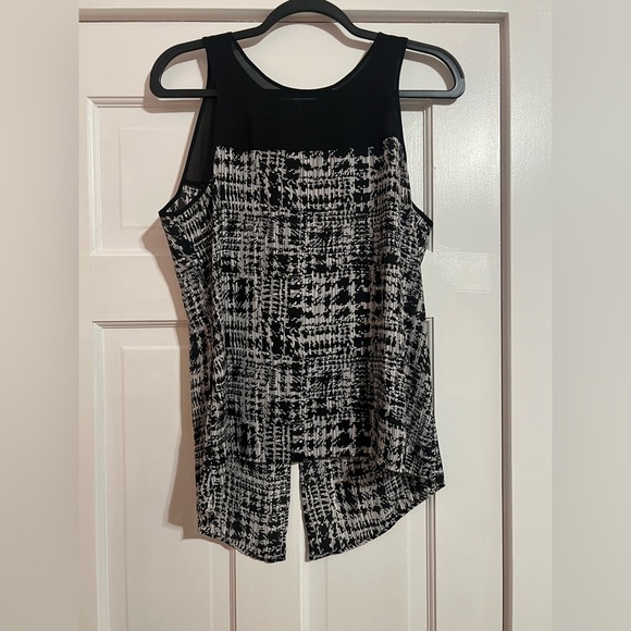 #38 BCBGMAXAZRIA • ABSTRACT • HI LO TANK - Picture 1 of 6